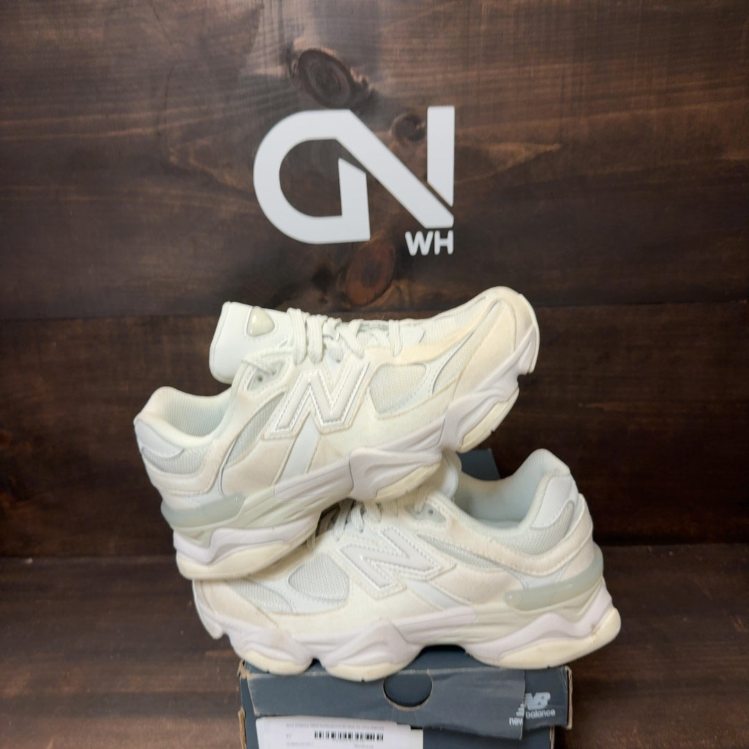 New Balance 9060 Reflection (GS) Size 6Y (Pre-Owned) - Image 1