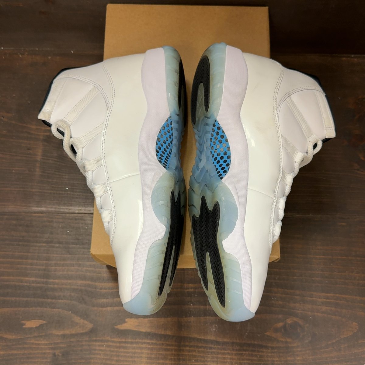 Jordan 11 Retro Legend Blue (2024) Size 11 (Pre-Owned) - aux