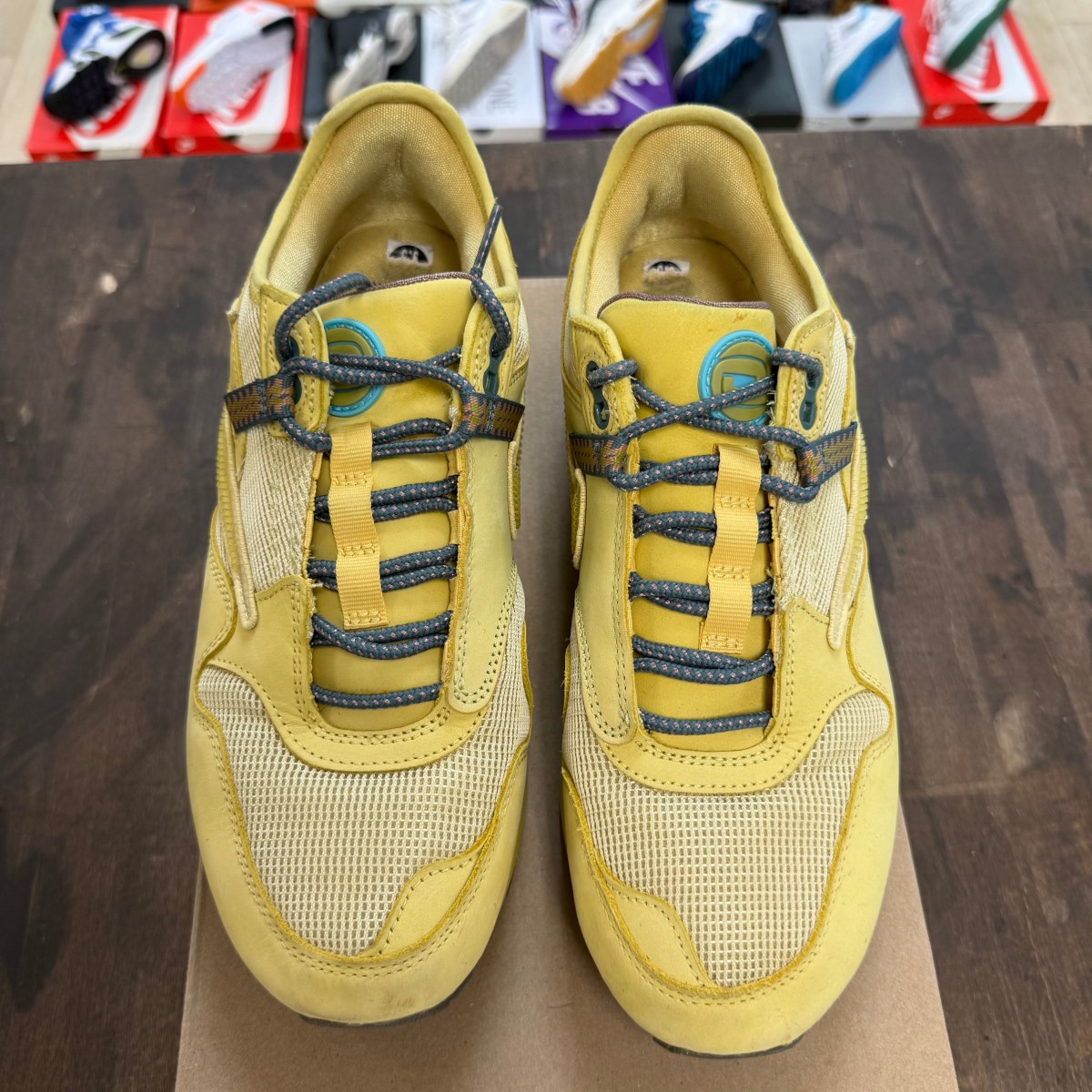 Nike Air Max 1 Travis Scott Cactus Jack Saturn Gold Size 9.5 (Pre-Owned) - Image 2