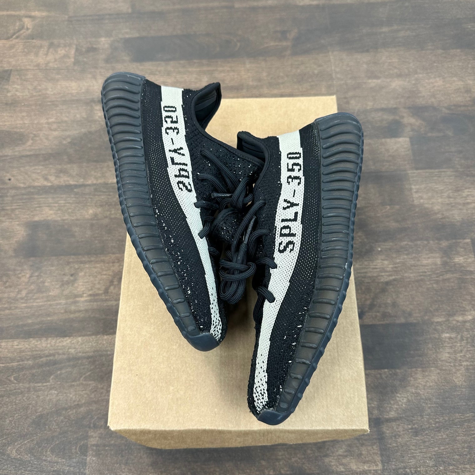 Oreo Yeezy 350 Boost (USED, NO BOX)