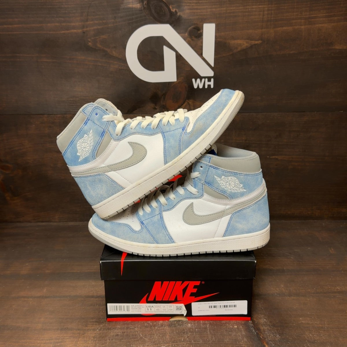 Jordan 1 Retro High OG Hyper Royal - Image 1