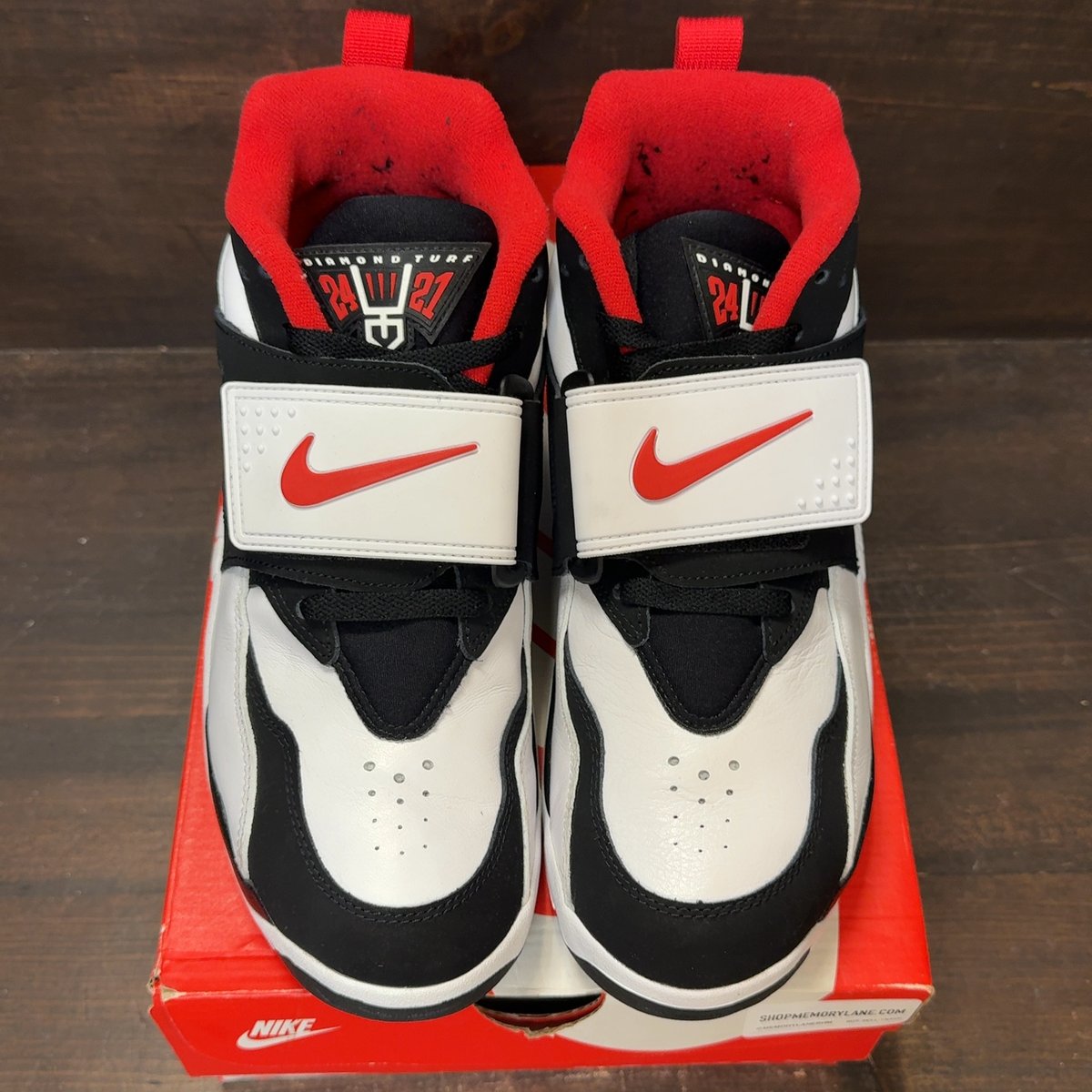 Nike Air Diamond Turf 49ers (2025) Size 10 (Pre-Owned) - tag