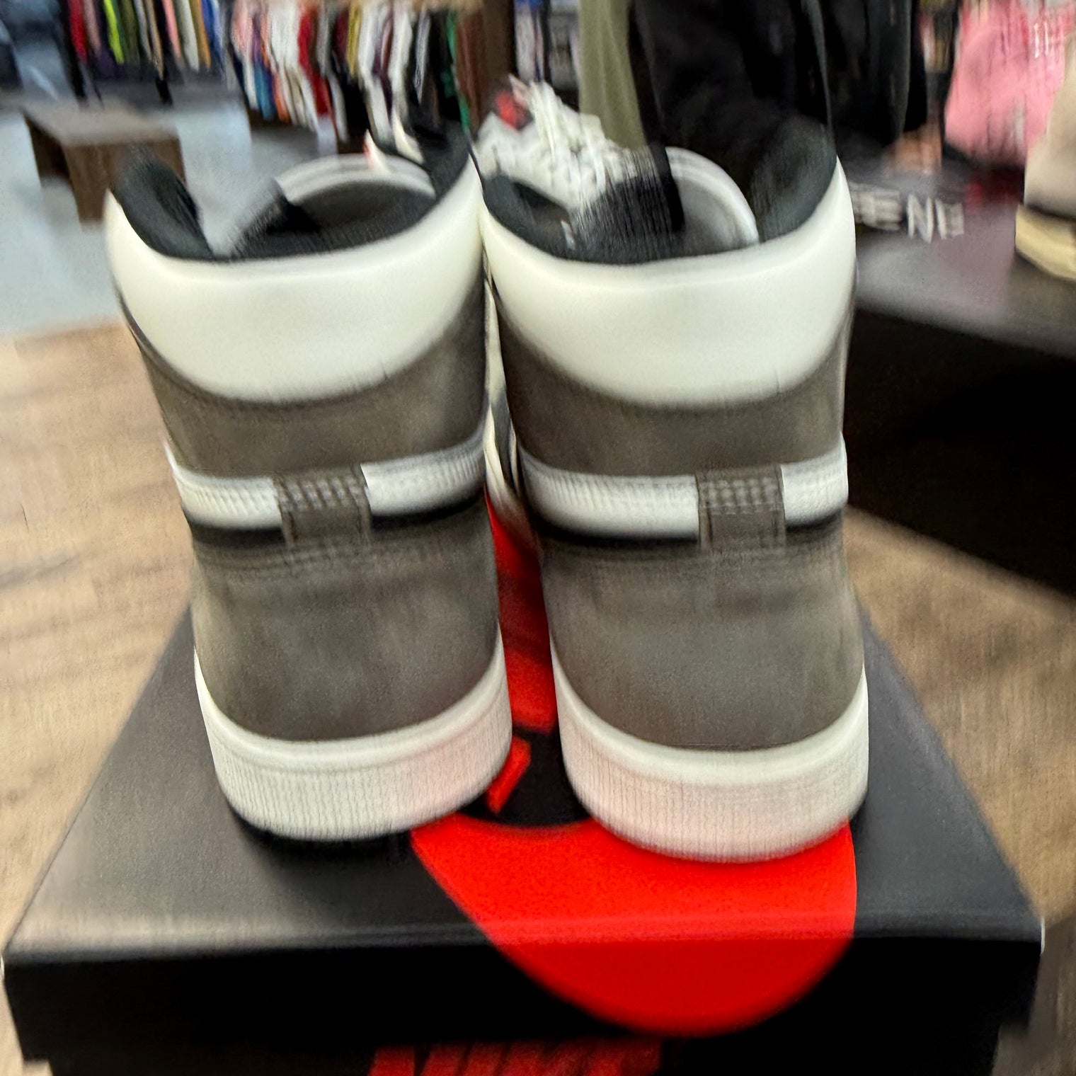 Jordan 1 Retro High Dark Mocha (US 8.5) (Lightly Worn)