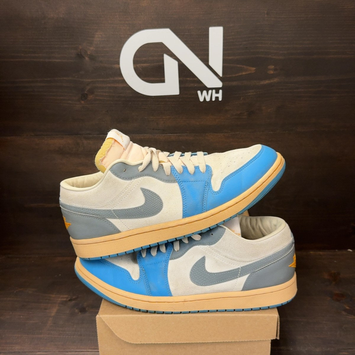 Jordan 1 Low Vintage UNC Grey Size 9.5 (Pre-Owned) - Image 1