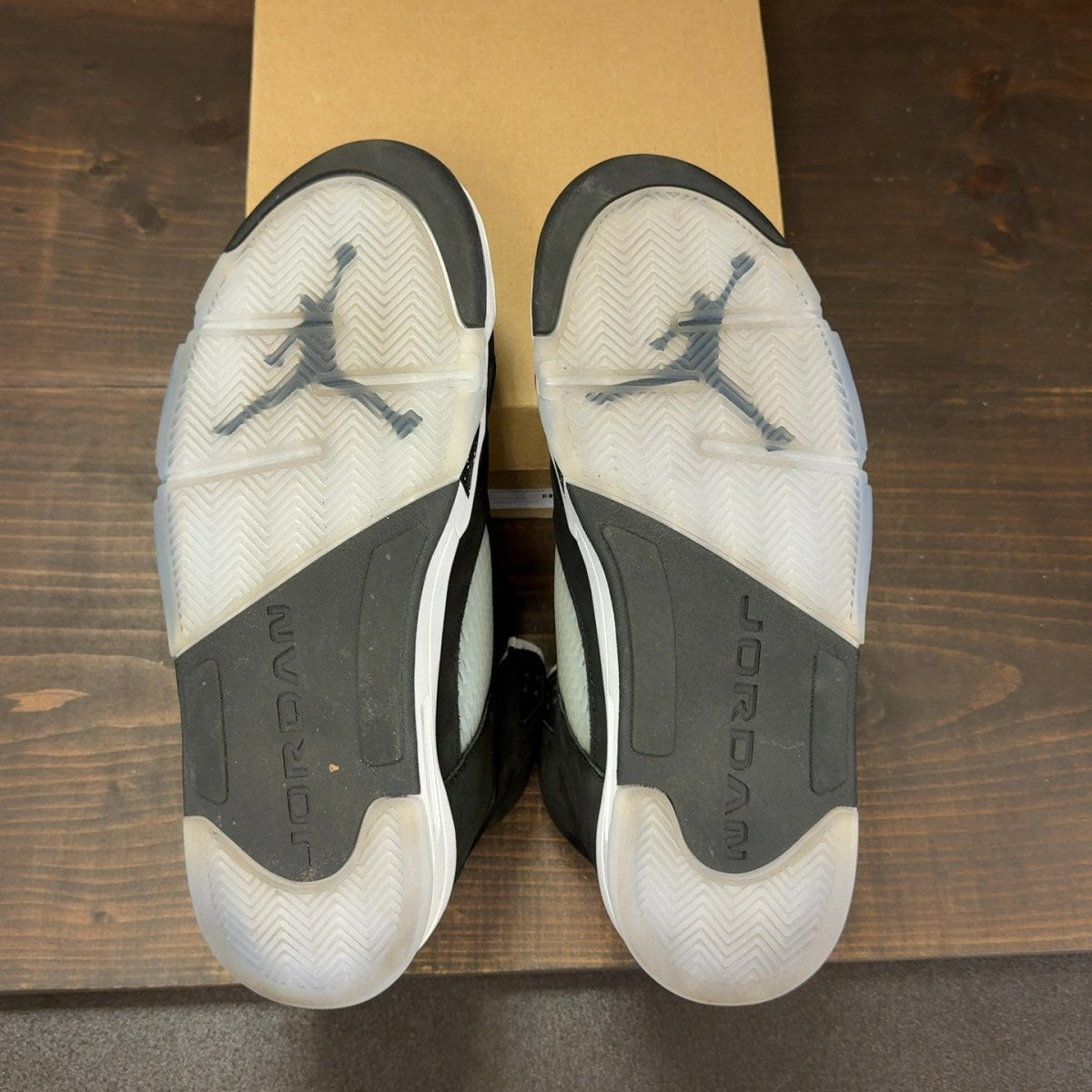 Jordan 5 Retro Moonlight (2021) Size 11 (Pre-Owned) - Image 8
