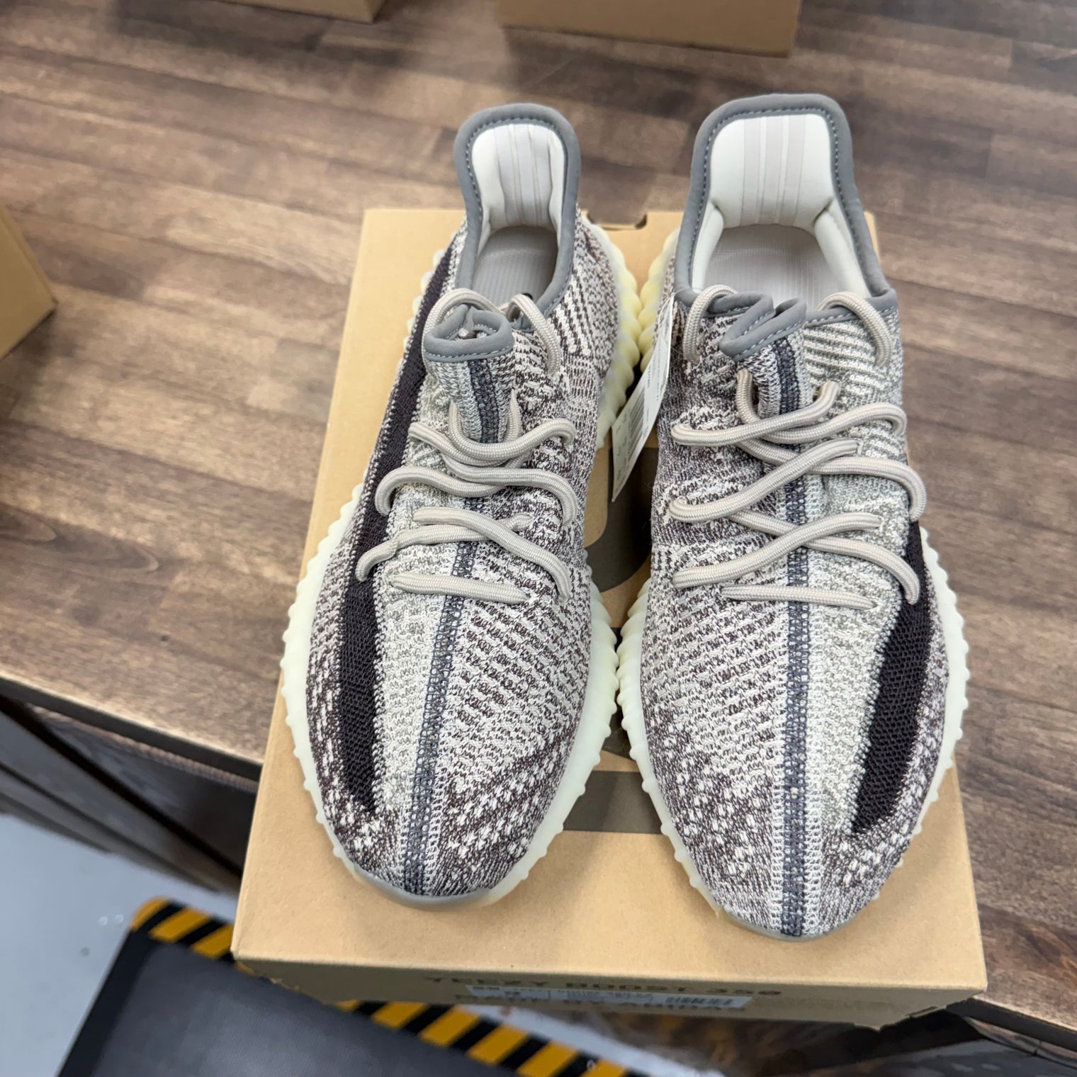 Zyon Yeezy 350 (Lightly Worn)