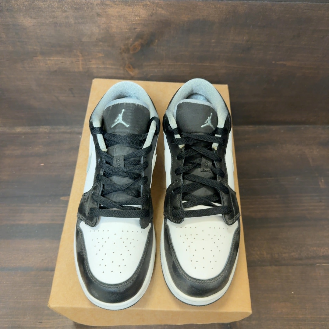 Jordan 1 Low Black White Grey (GS) Size 7Y (Pre-Owned) - Image 3