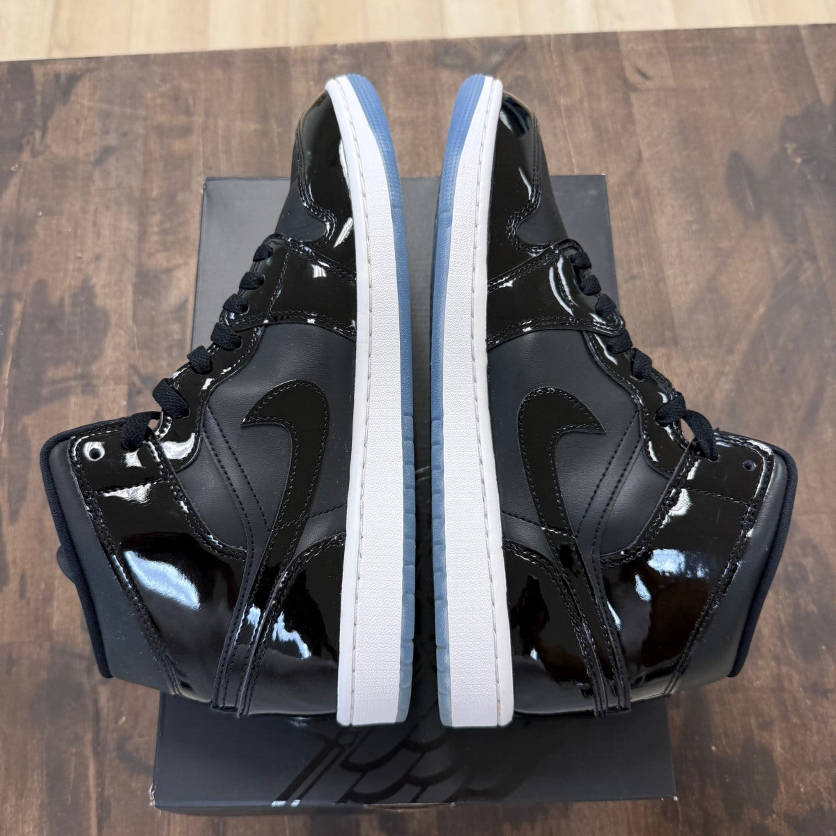 Jordan 1 Mid SE Space Jam - Image 4
