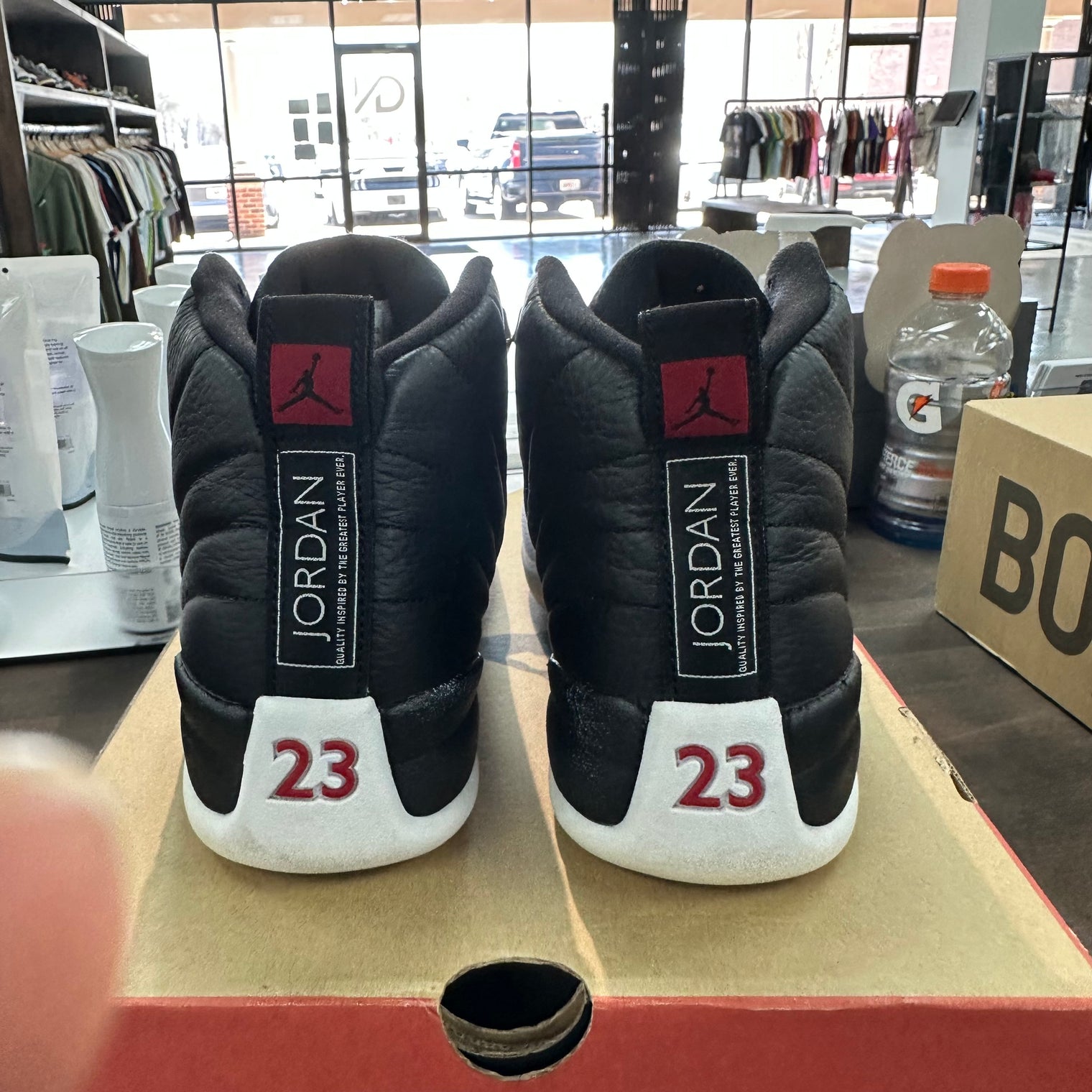 Playoff Jordan 12 (USED)