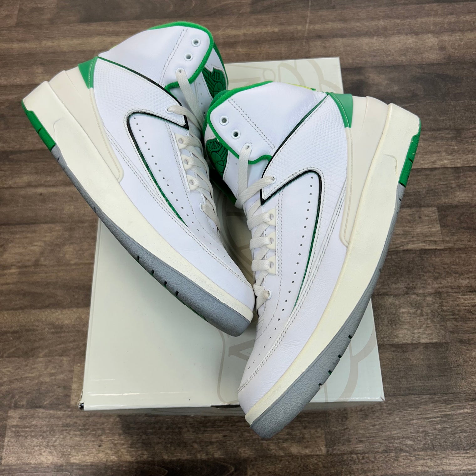 Lucky Green Jordan 2 Retro (USED)