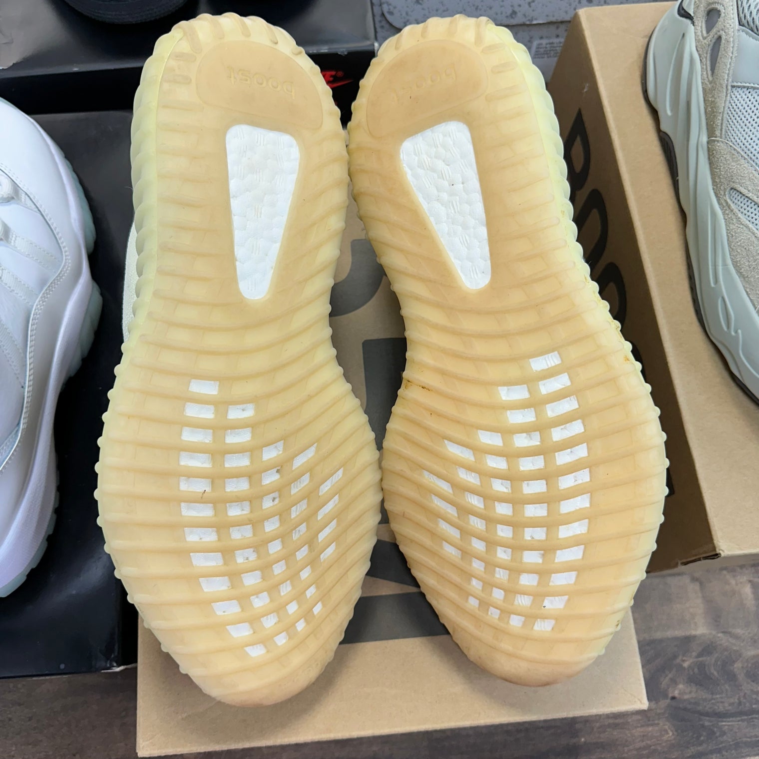 Butter adidas Yeezy Boost 350 V2 (USED, no insoles)