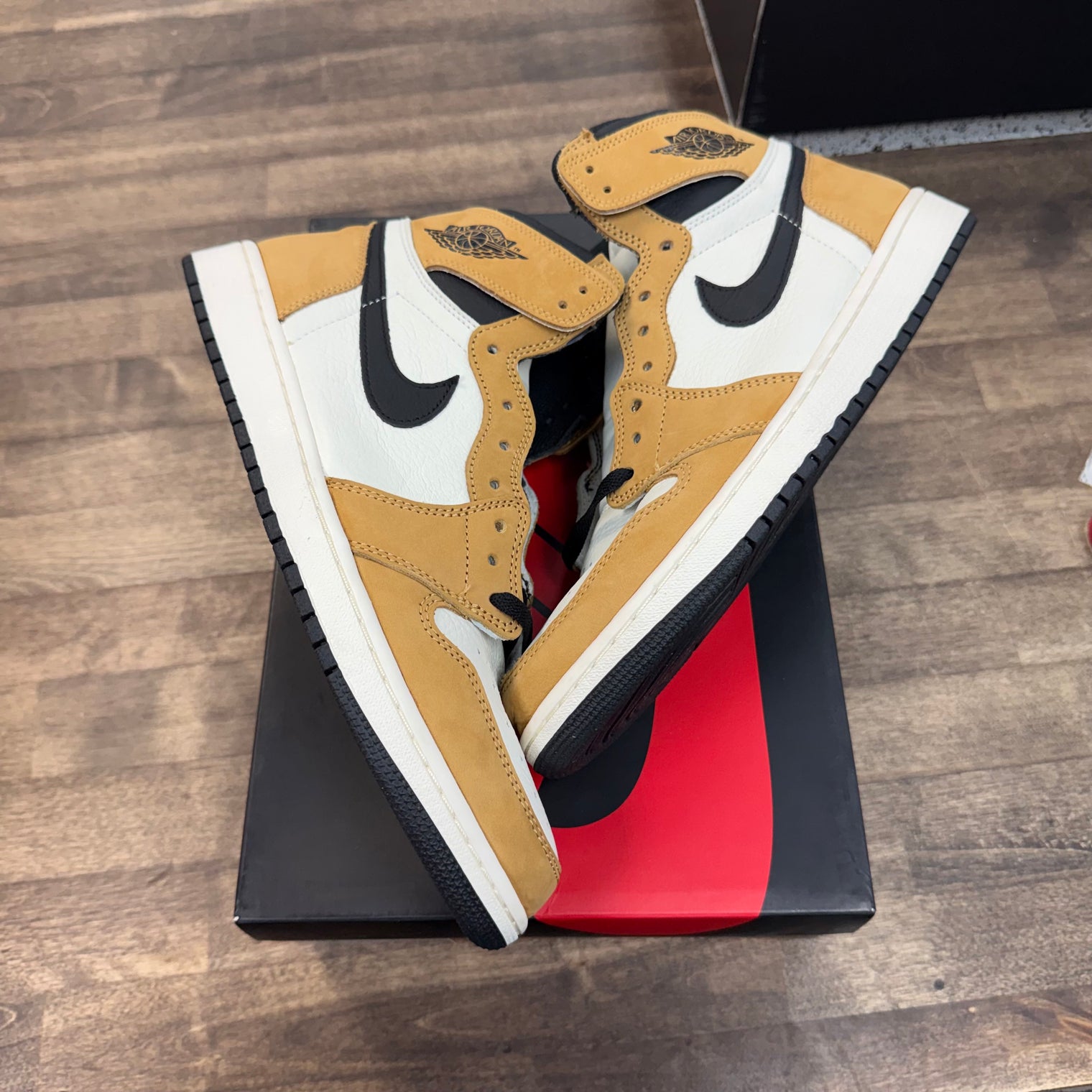 Rookie of the Year Jordan 1 High Retro (Lightly Worn)