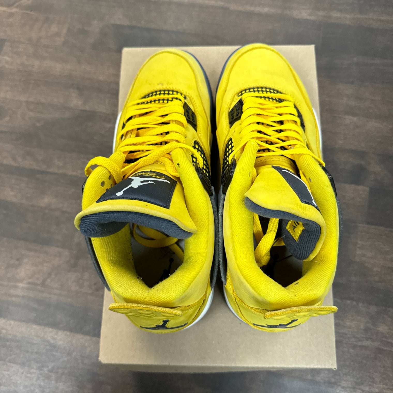 Lightning Jordan 4 (USED,NO BOX)