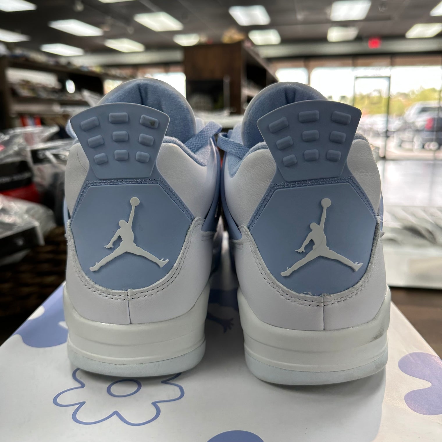 (W) Forget Me Not Jordan 4 (USED)