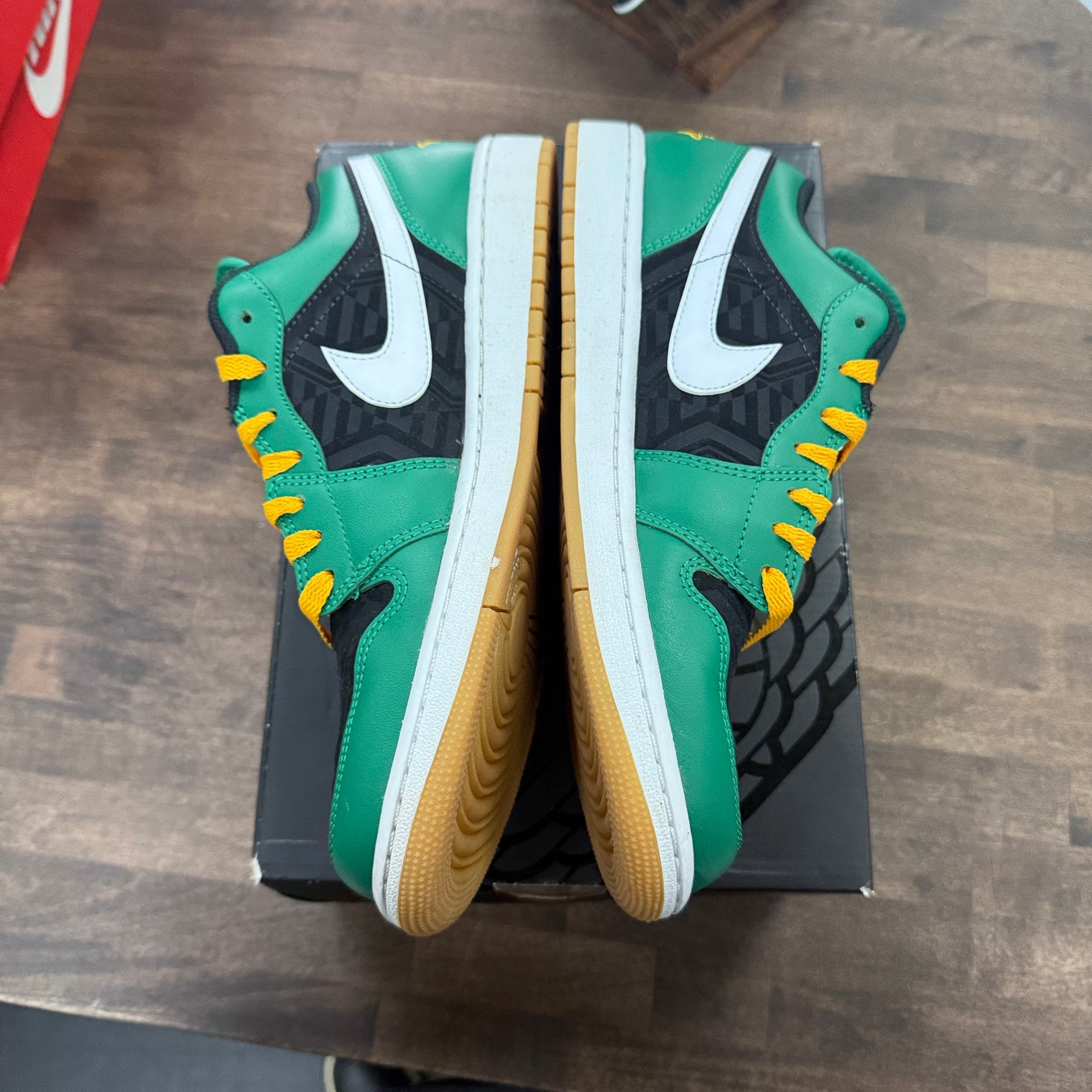 Holiday Special Jordan 1 Low SE (2022) (USED)