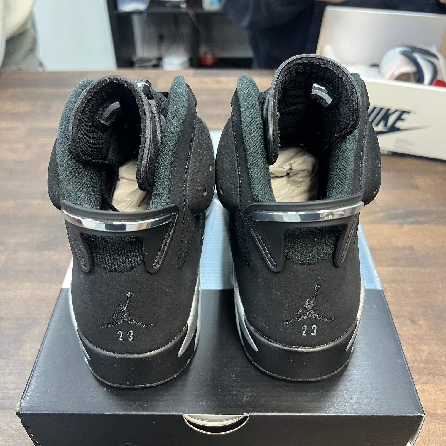 Chrome Jordan 6 (USED)