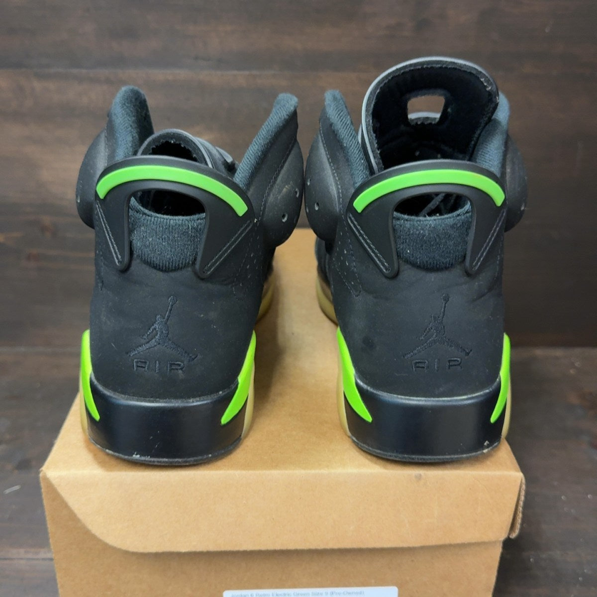 Jordan 6 Retro Electric Green Size 9 (Pre-Owned) - Image 5