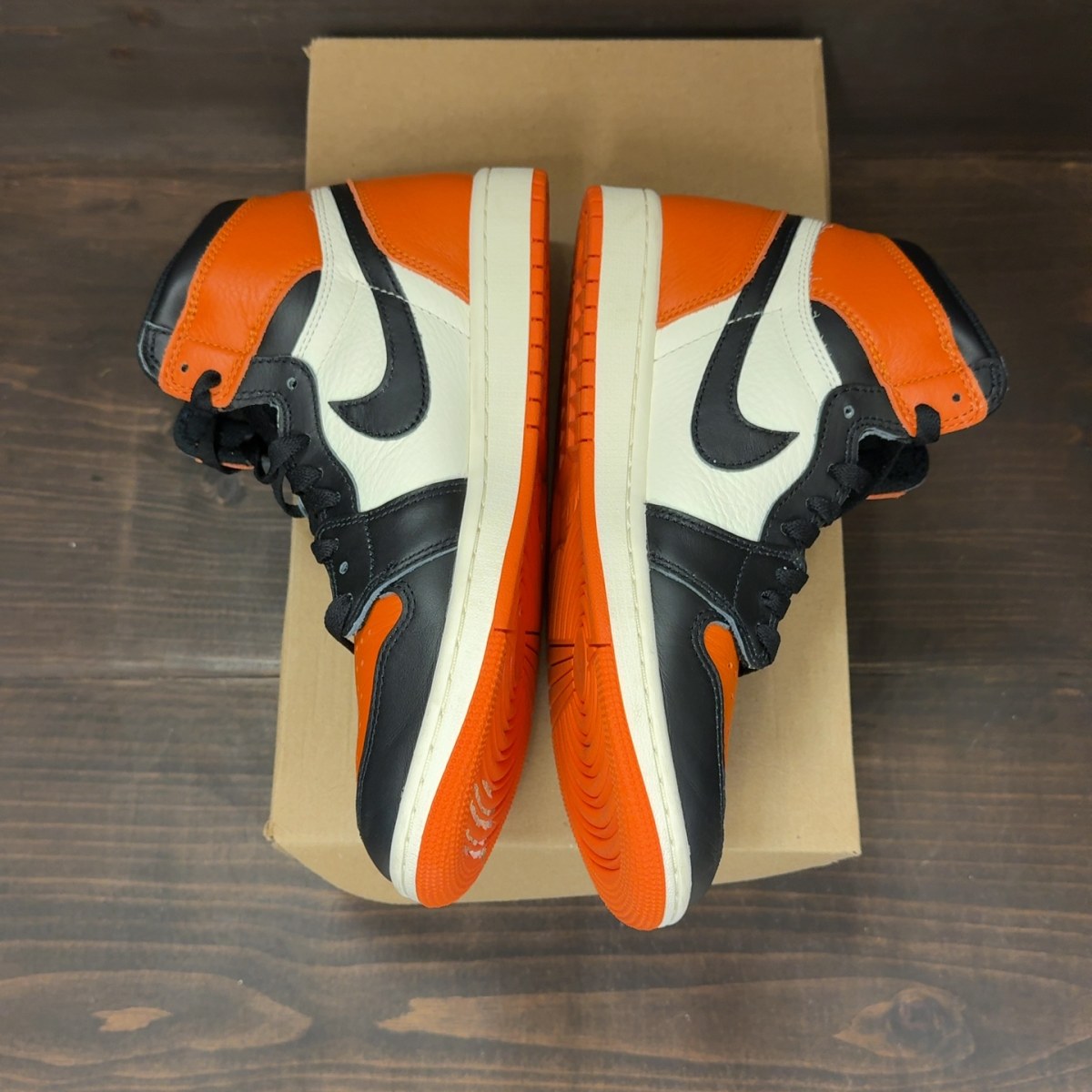Jordan 1 Retro High OG Shattered Backboard (2025) Size 8.5 (Pre-Owned) - Image 4