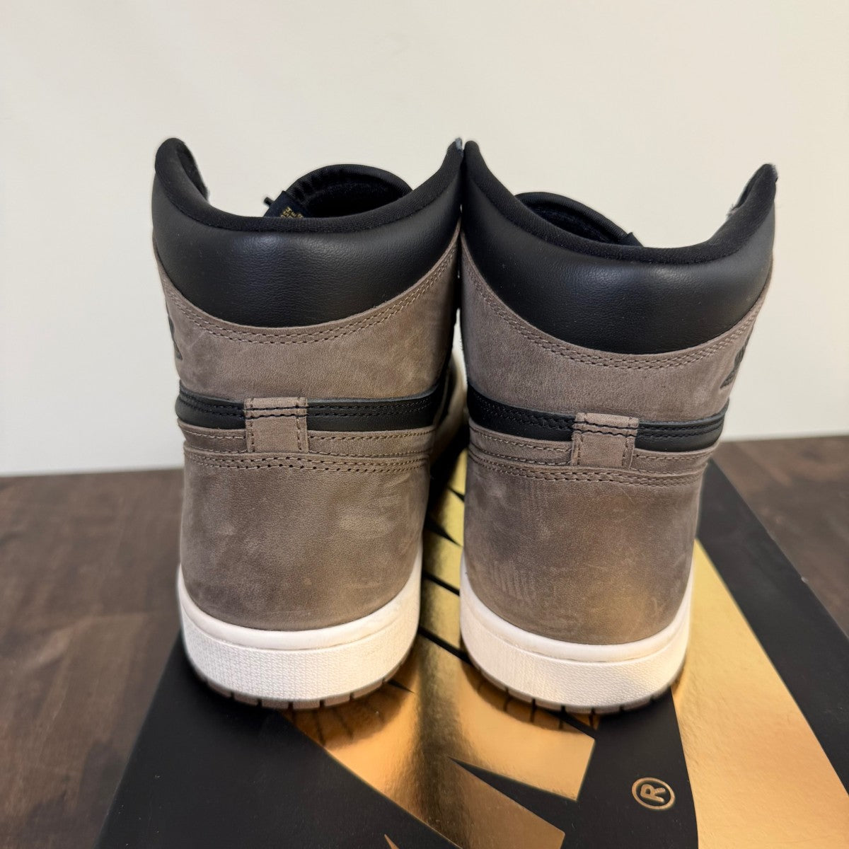 Jordan 1 Retro High OG Palomino - Image 3