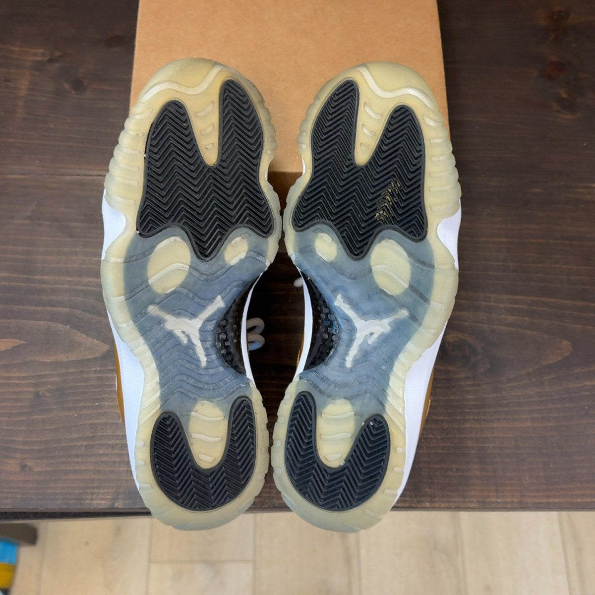 Jordan 11 Retro Low Closing Ceremony Size 9.5 (Pre-Owned) - Image 8