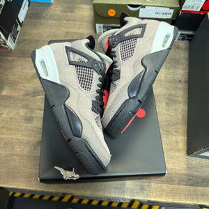 Jordan 4 Retro Taupe Haze (GS) Size 6.5Y (Pre-Owned) - Image 1