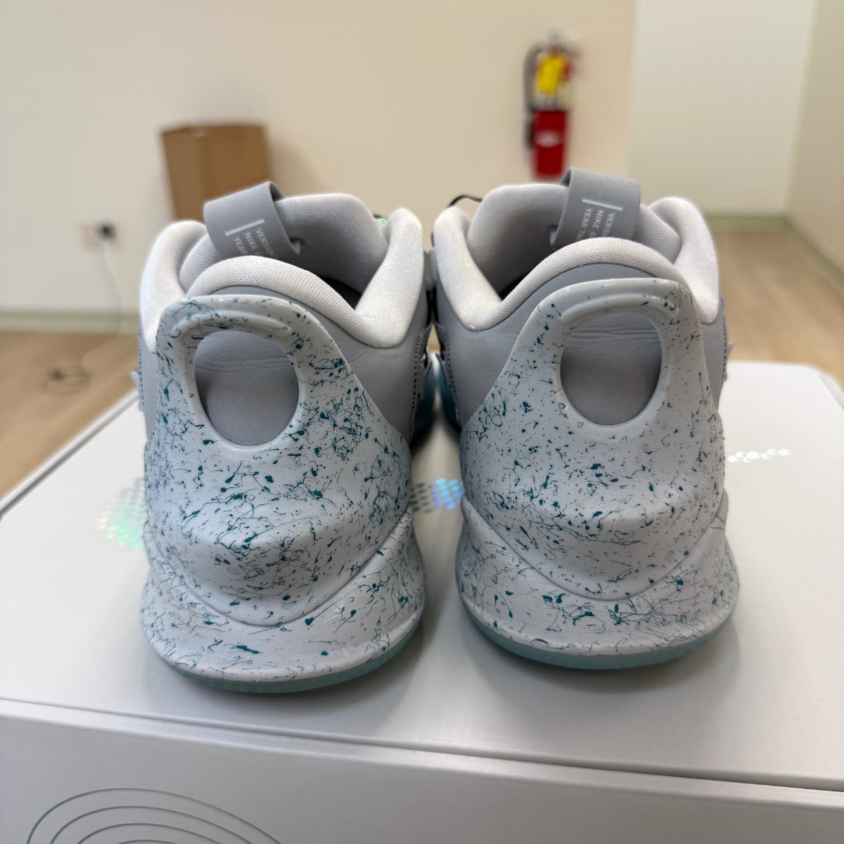 Nike Adapt BB 2.0 Mag (US Charger) - Image 3