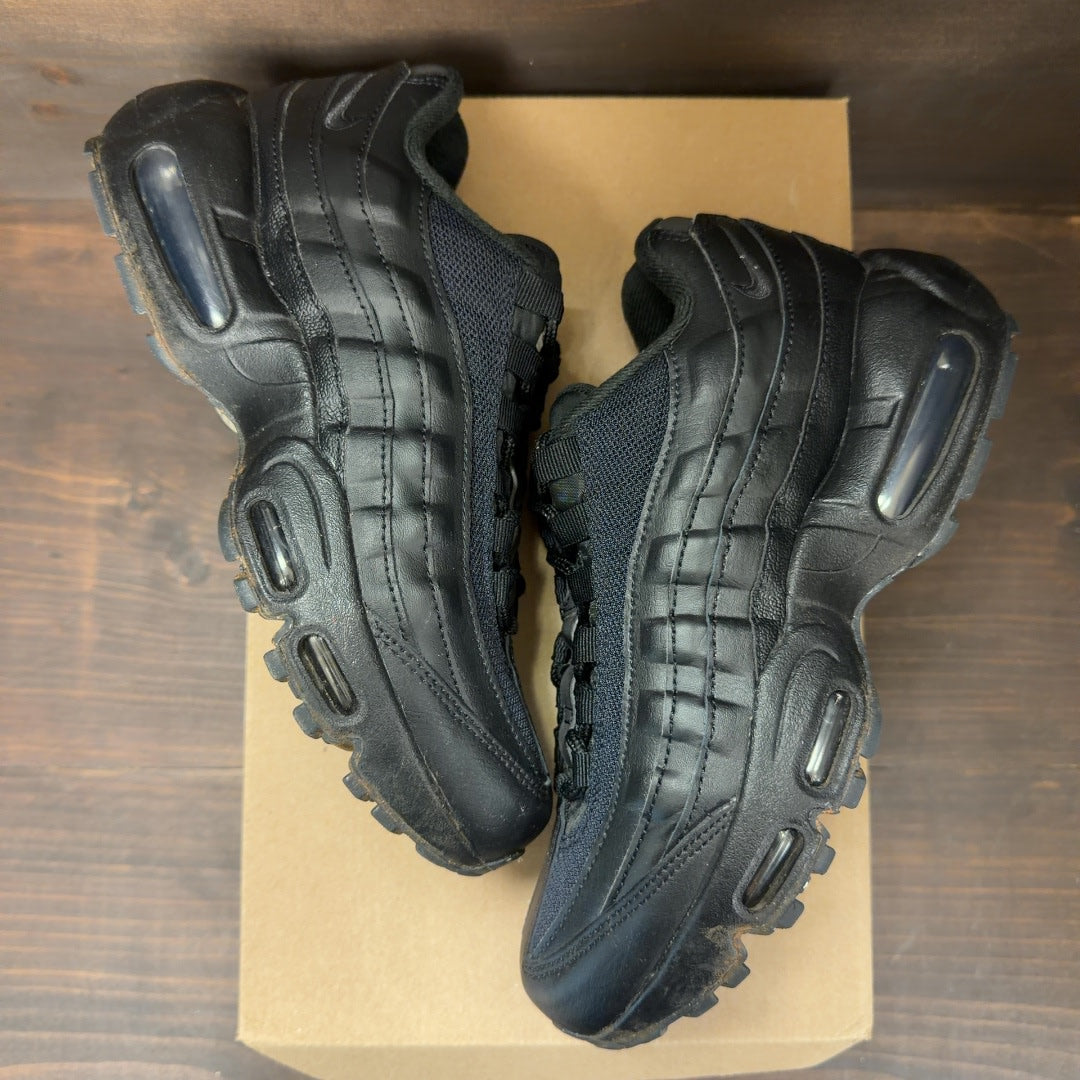 Nike Air Max 95 Recraft Triple Black (GS) Size 6.5Y (Pre-Owned) - Image 2
