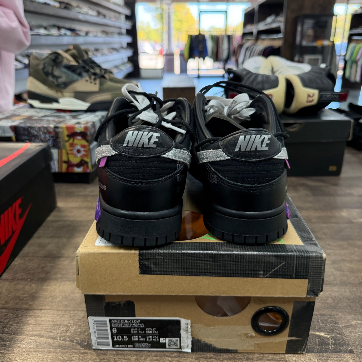 Off-White Lot 50 of 50 Dunk Low (USED)