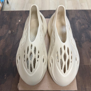 adidas Yeezy Foam RNNR Sand - Image 2