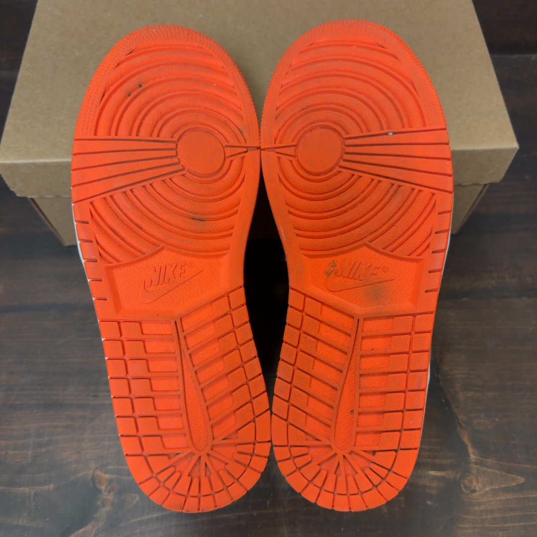 Jordan 1 Mid Knicks Size 8.5 (Pre-Owned) - Image 6