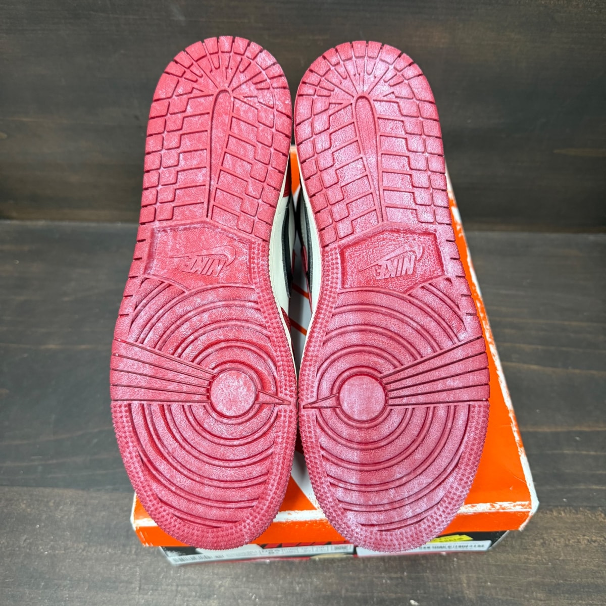 Jordan 1 Retro High OG Chicago Lost and Found (GS) - Image 6