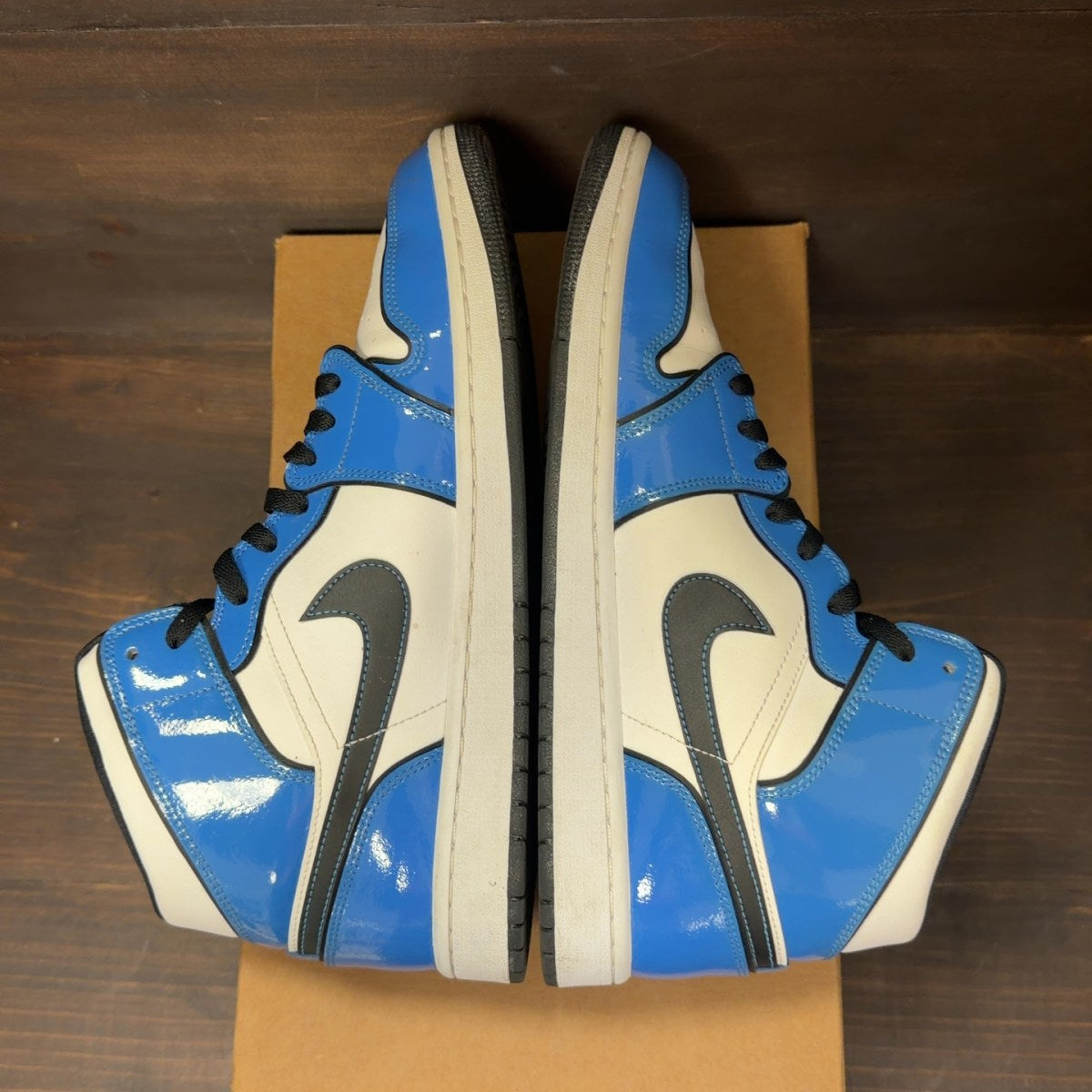Jordan 1 Mid Signal Blue Size 11 (Pre-Owned) - Image 5
