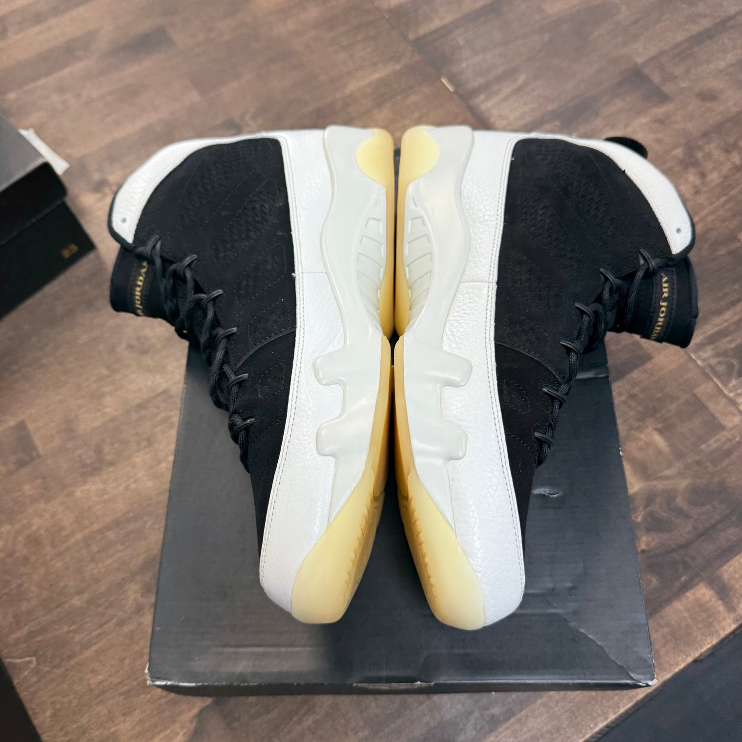 City of Flight Jordan 9 (USED)