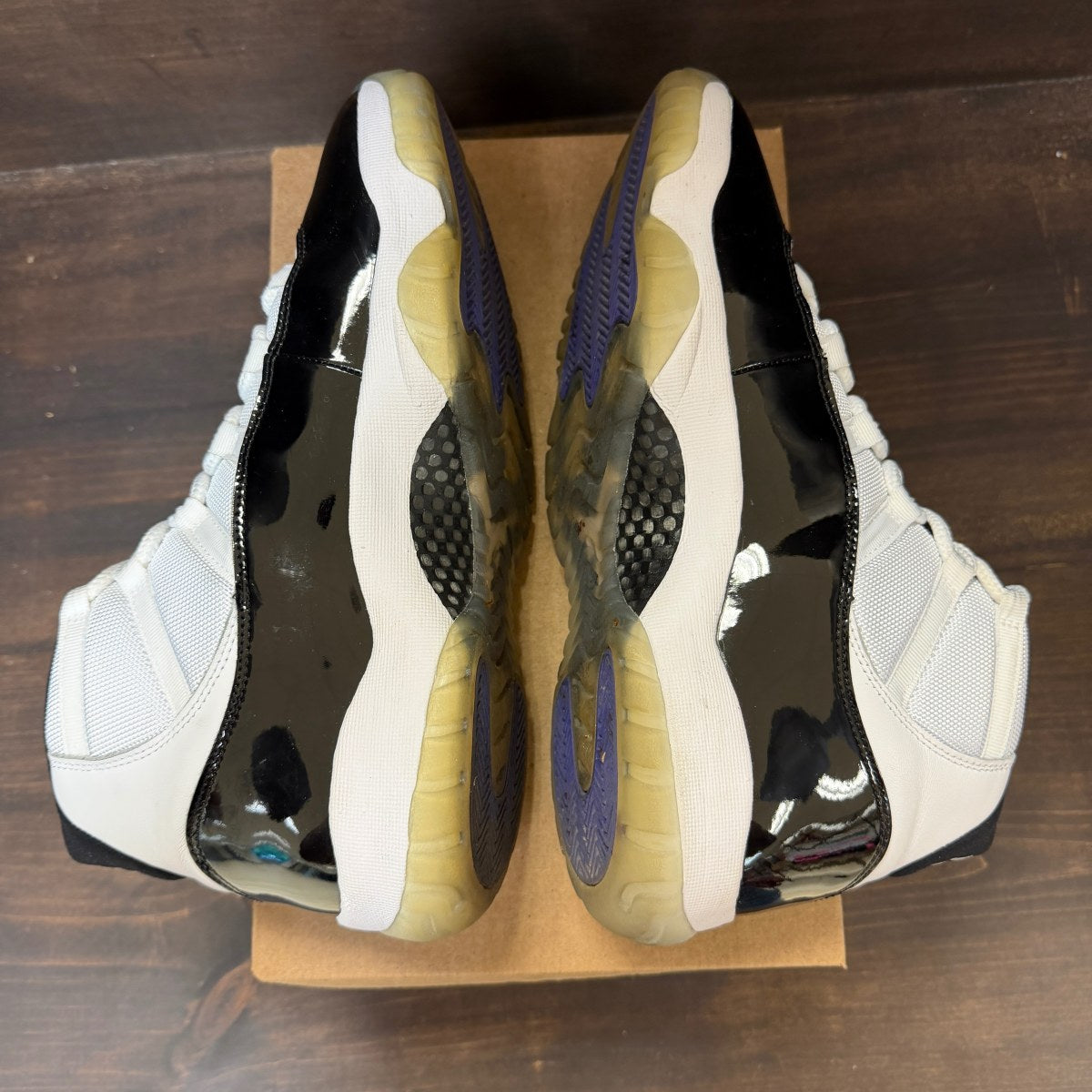 Jordan 11 Retro Concord (2018) Size 11 (Pre-Owned) - Image 5