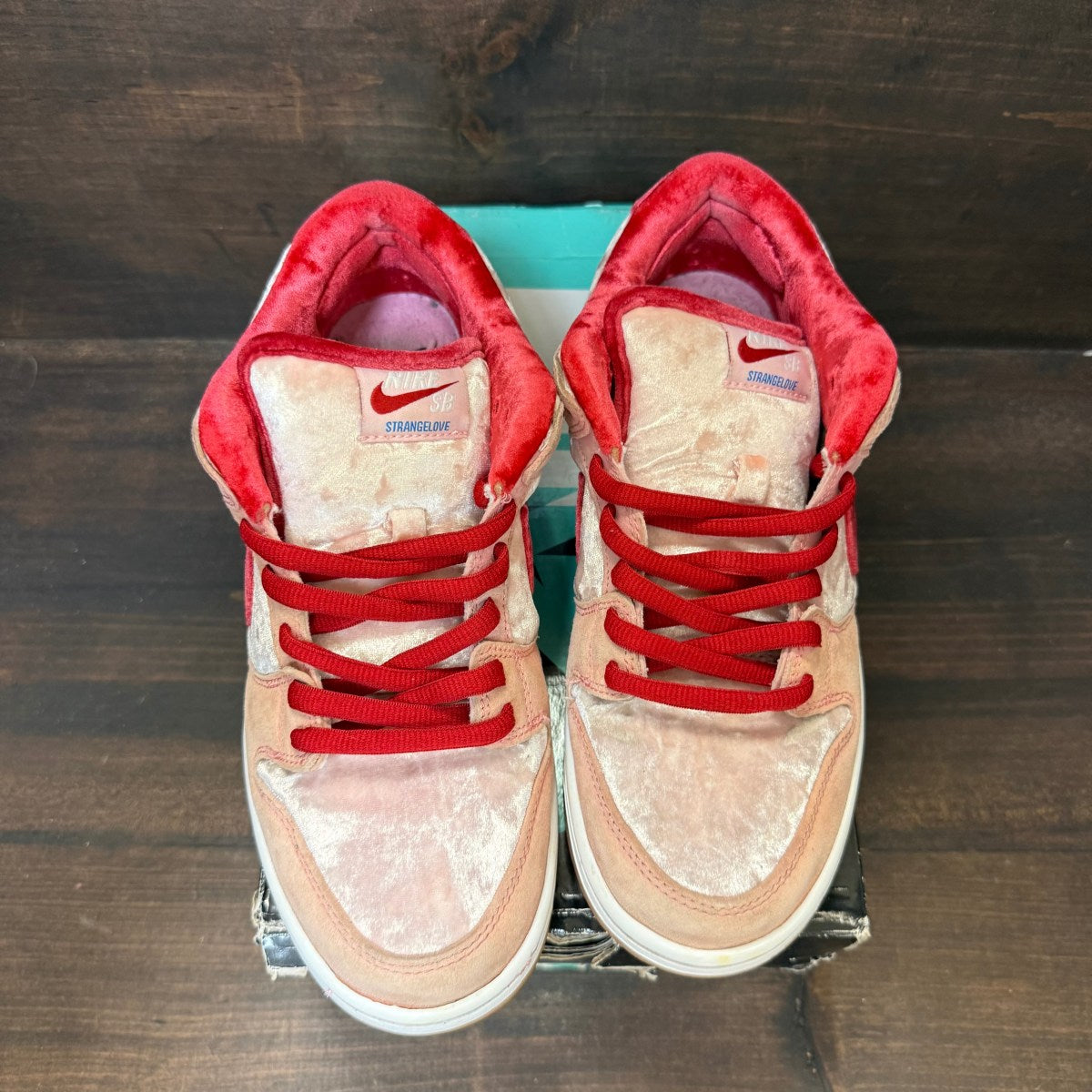Nike SB Dunk Low StrangeLove Skateboards Size 9 (Pre-Owned) - Image 2