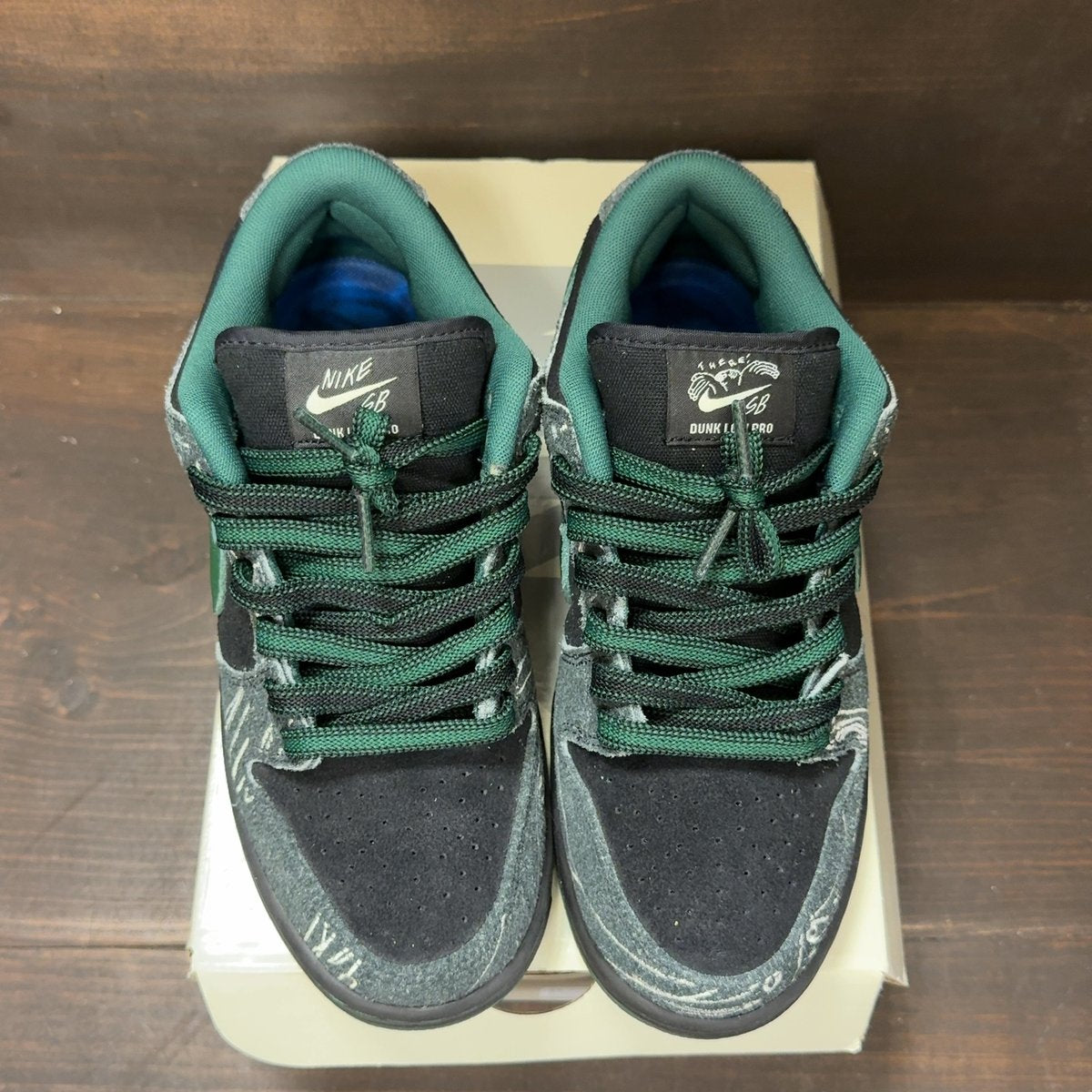 Nike SB Dunk Low There Skateboards Size 5.5 (Pre-Owned) - tag