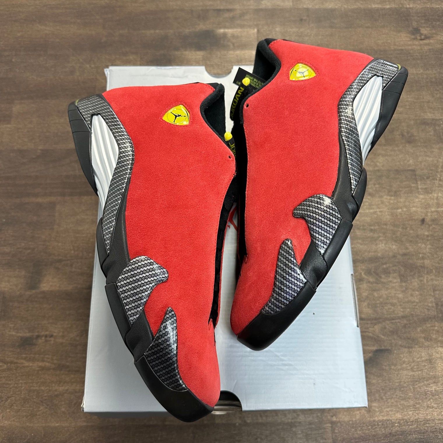 Ferrari Jordan 14 Retro (USED)