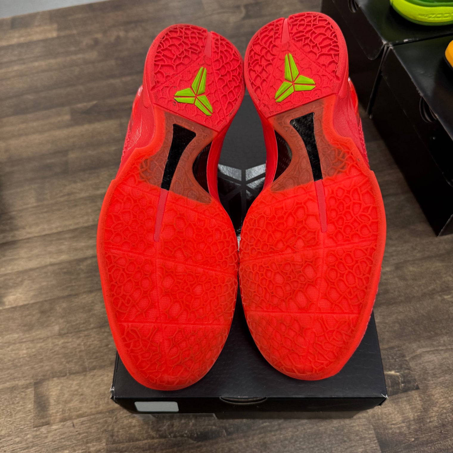 Reverse Grinch Nike Kobe 6 Protro (USED)