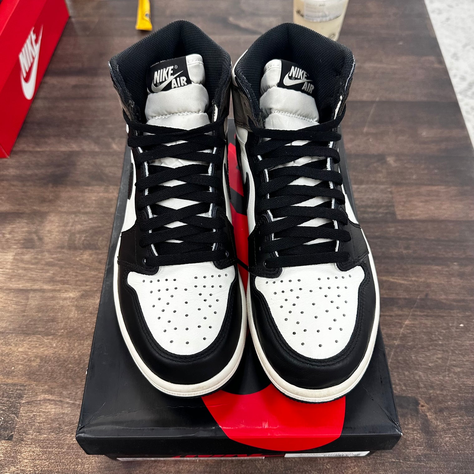 Dark Mocha Jordan 1 High (USED)
