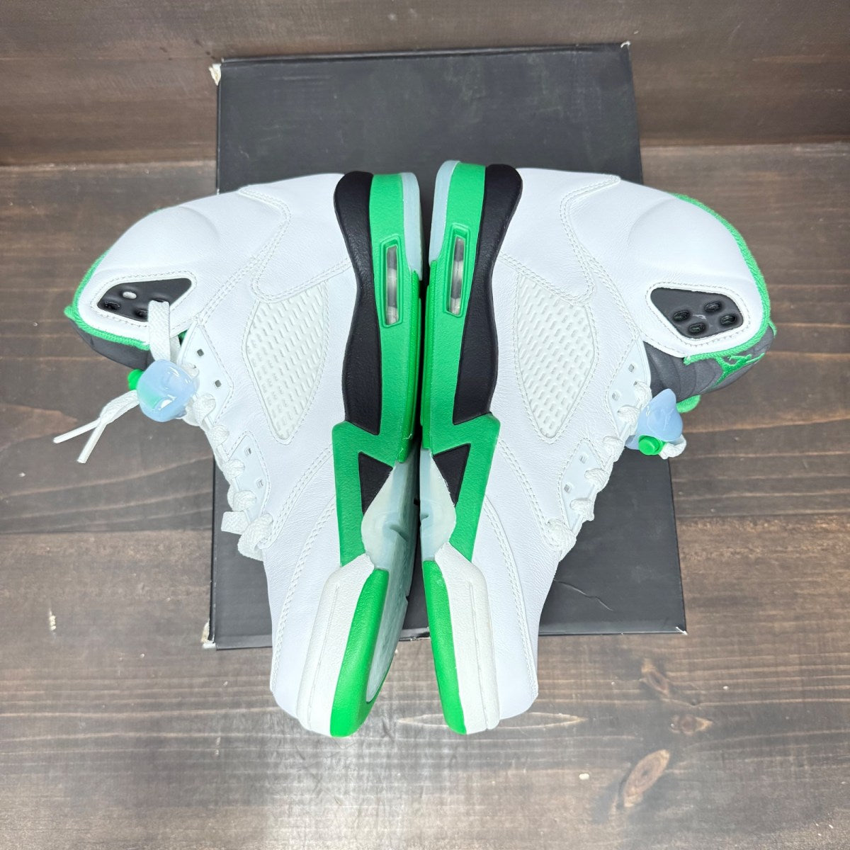 Jordan 5 Retro Lucky Green (Women's) - Image 3