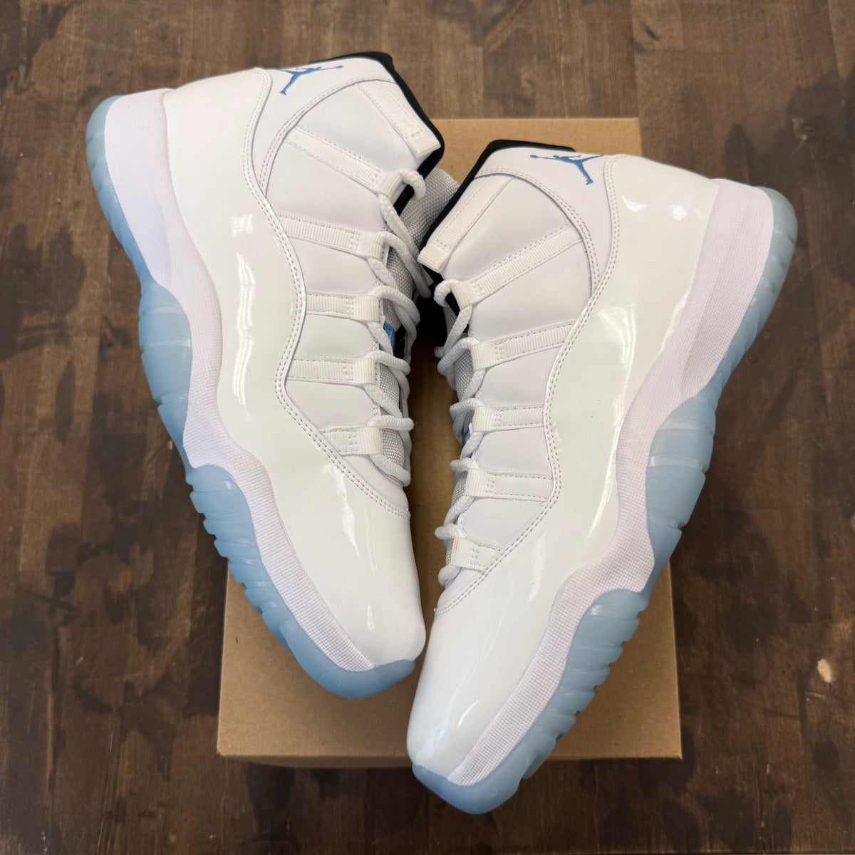 Jordan 11 Retro Legend Blue (2024) Size 12.5 (Pre-Owned) - Image 1