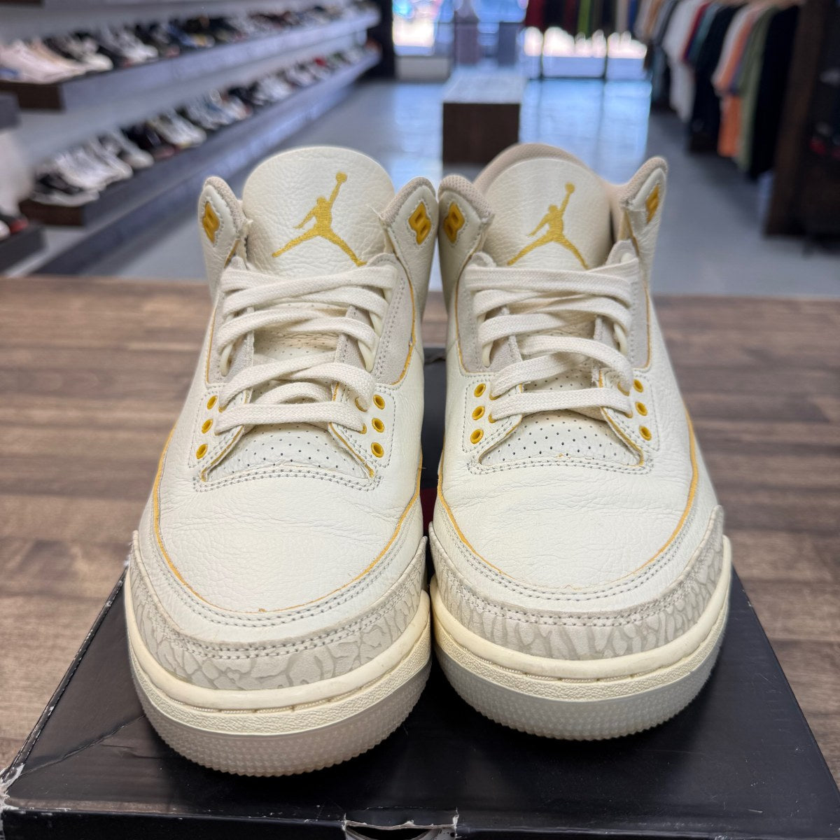 Jordan 3 Retro SP J Balvin Medellín Sunset Size 10 (Pre-Owned) - Image 3