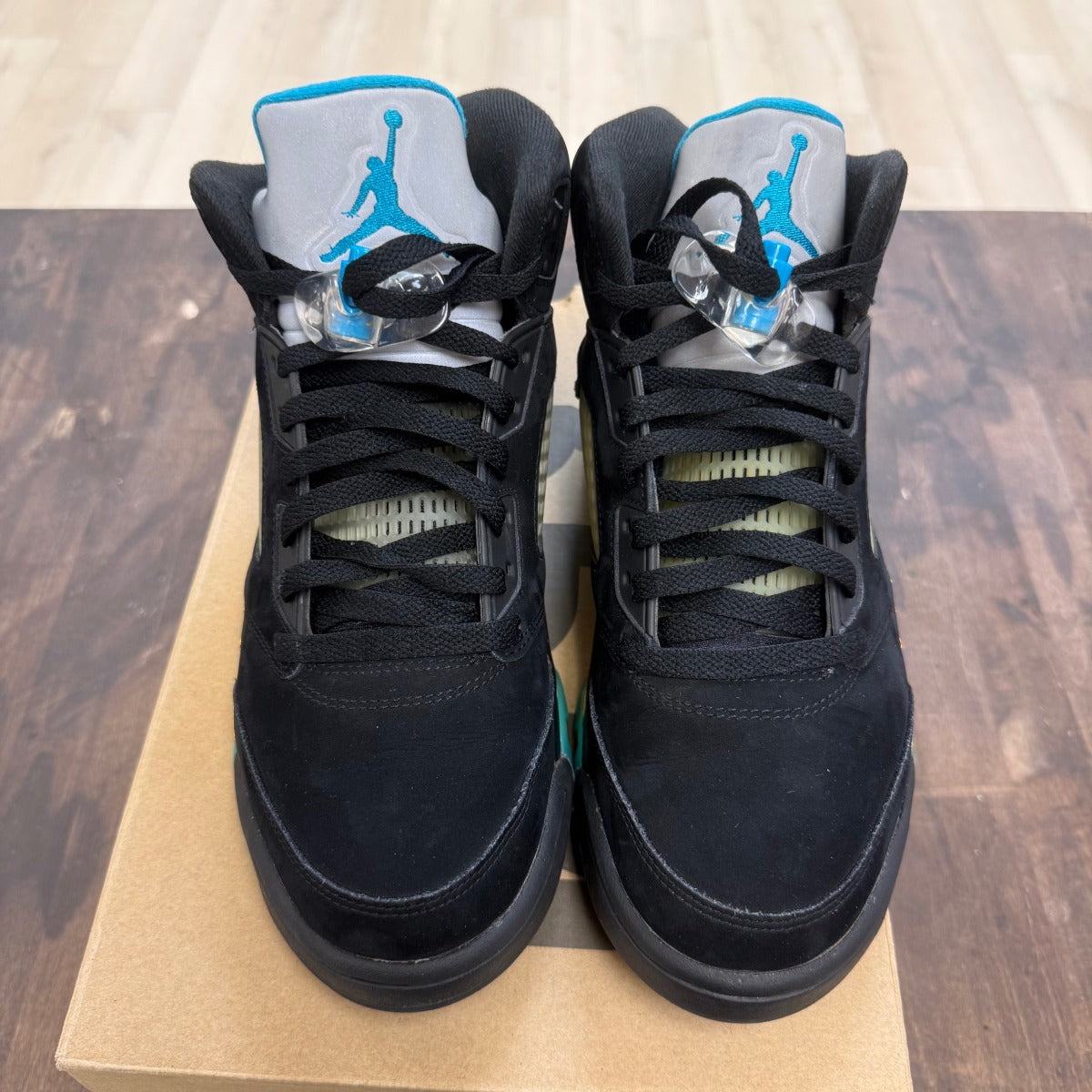 Jordan 5 Retro Aqua Size 9 (Pre-Owned) - Image 5