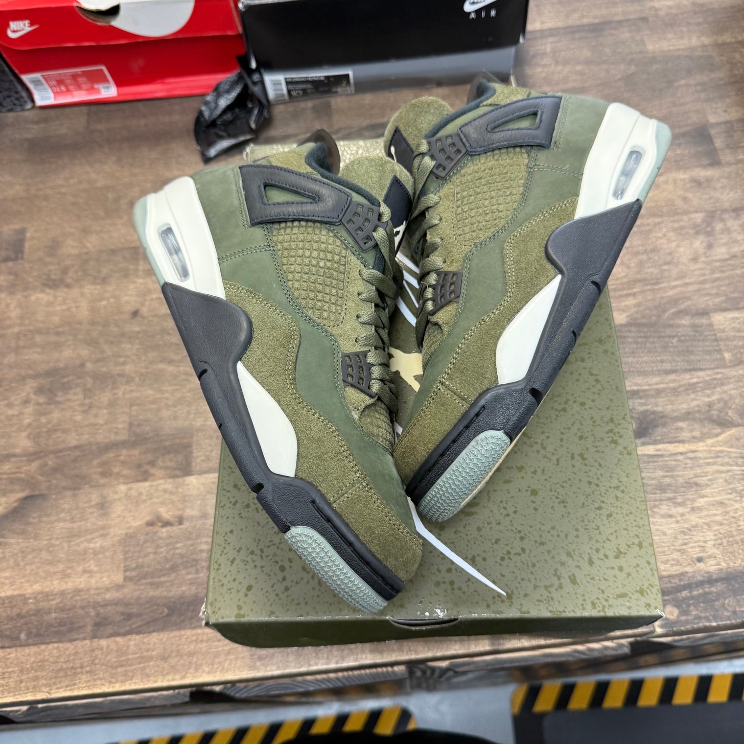 Craft Medium Olive Jordan 4 Retro (USED)