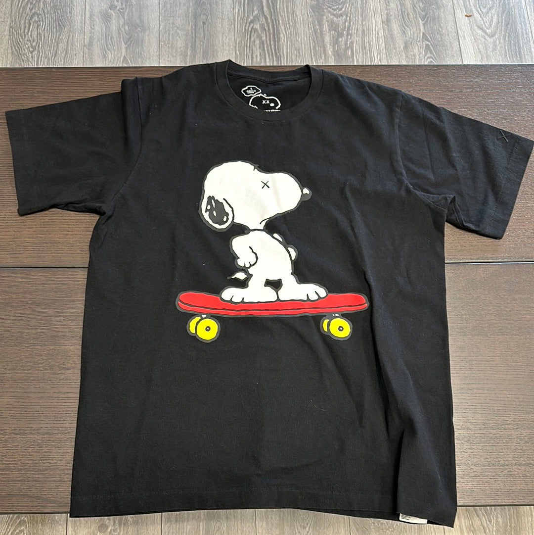 Kaws Peanuts Snoopy Tee Black (Used)