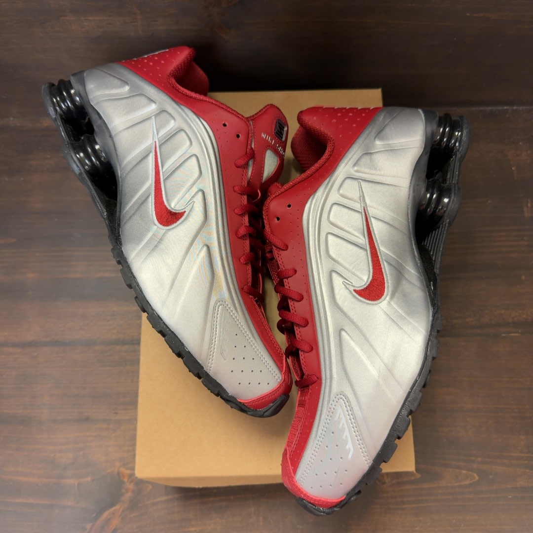 Nike Shox R4 Metallic Silver Black Crimson Size 13 (Pre-Owned) - Image 2