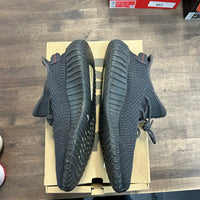 Black Static Non-Reflective Yeezy 350 (USED)
