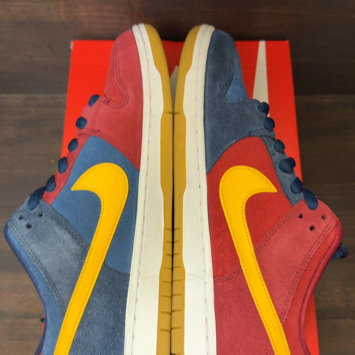 Nike SB Dunk Low Barcelona Size 10.5 (Pre-Owned) - Image 6