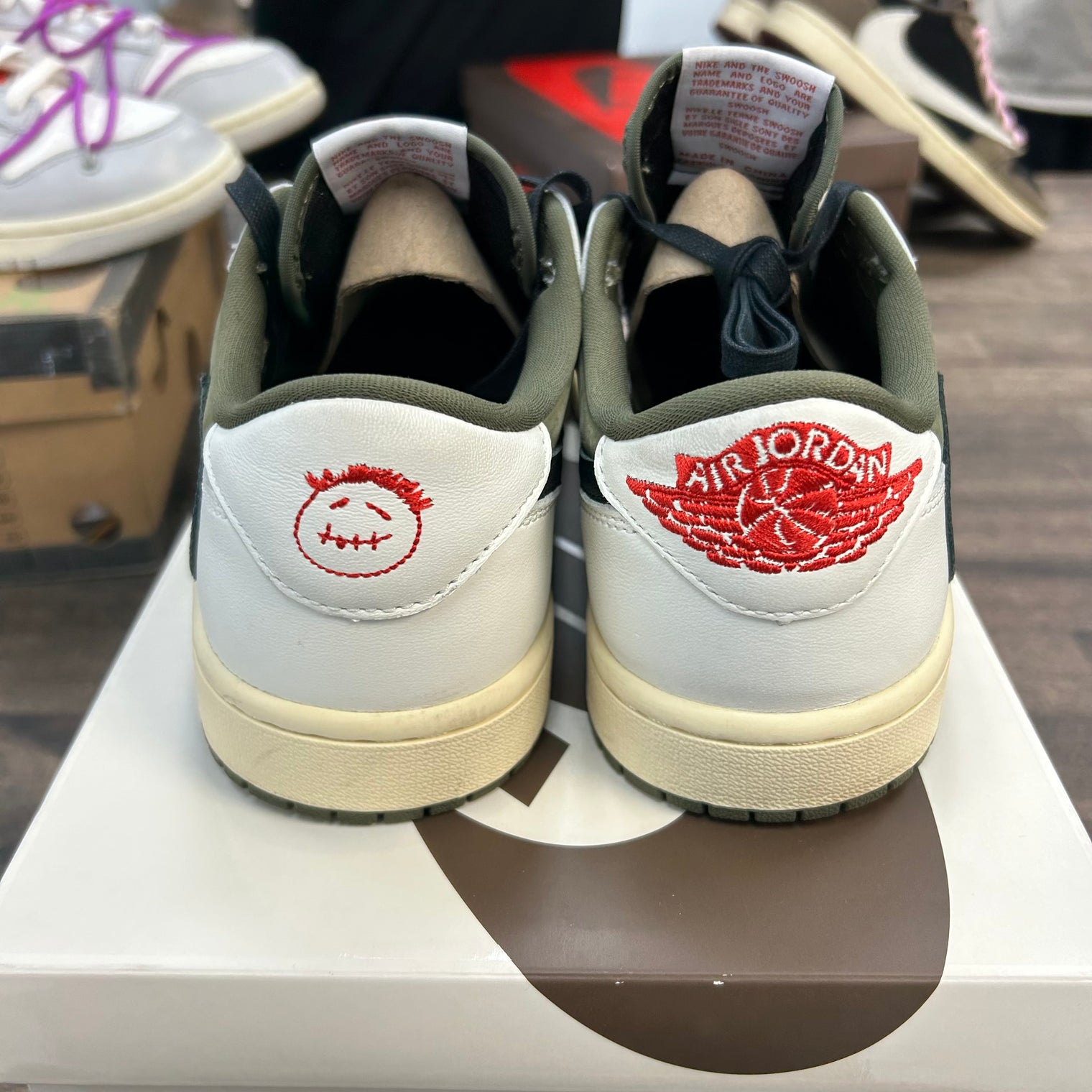 Medium Olive Travis Scott Jordan 1 Low (USED)