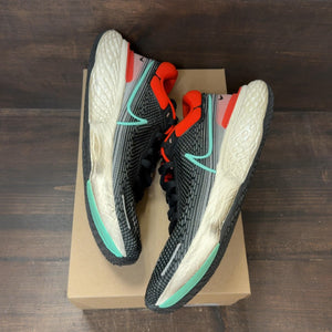 Nike ZoomX Invincible Run Flyknit Grey Infrared Size 12 (Pre-Owned) - Image 2